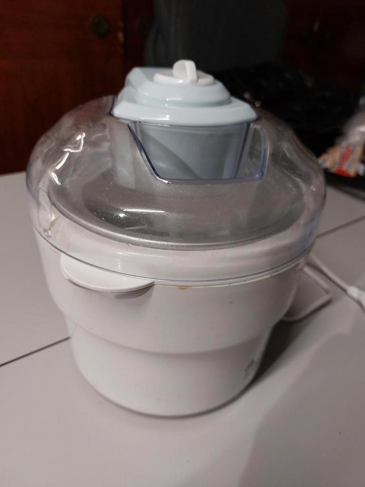 Ijsmachine om ijs of sorbet te maken, Elektronische apparatuur, IJsmachines, Zo goed als nieuw, Ophalen of Verzenden