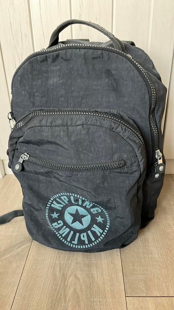 Grand sac a dos Kipling bleu marine 25L. Très bon état, Enlèvement ou Envoi, Comme neuf, Bleu