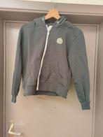 Grijze trainingsvest jongen (small) van TouristLeMC, Kinderen en Baby's, Kinderkleding | Overige, Ophalen, Gebruikt, Jongen