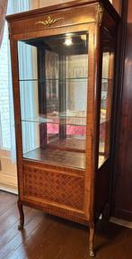Elegante authentieke vitrinekast, Huis en Inrichting, Ophalen, Zo goed als nieuw