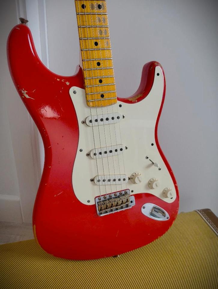Fender Stratocaster CS 2009 relic 57 Red, Muziek en Instrumenten, Snaarinstrumenten | Gitaren | Elektrisch, Zo goed als nieuw