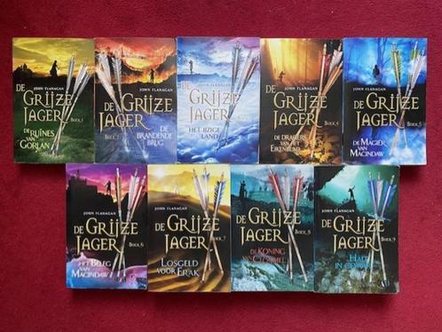 JOHN FLANAGAN DE GRIJZE JAGER DE EERSTE 9 BOEKEN IN ZEER GOE, Boeken, Fantasy, Verzenden