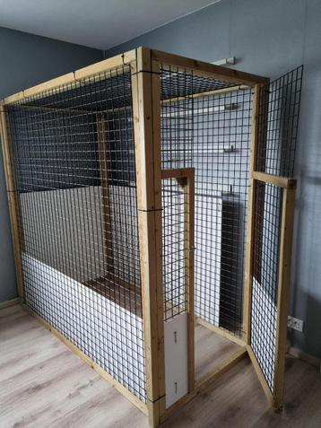 grote dierenkooi voor binnen/buiten beschikbaar voor biedingen