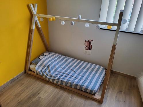 2 x lit tipi Childhome + tous les accessoires, Enfants & Bébés, Chambre d'enfant | Lits, Comme neuf, Sommier à lattes, Matelas