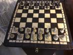Schaakspel met houten vouwbord en houten schaakstukken., Ophalen of Verzenden