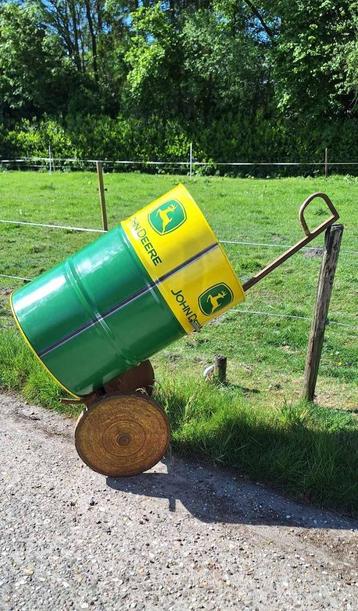Antieke steekwagen, trek kar, trolley voor bv olie/wijnvat. beschikbaar voor biedingen