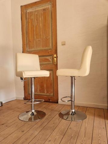 Chrome barkrukken | Wit / Off white beschikbaar voor biedingen