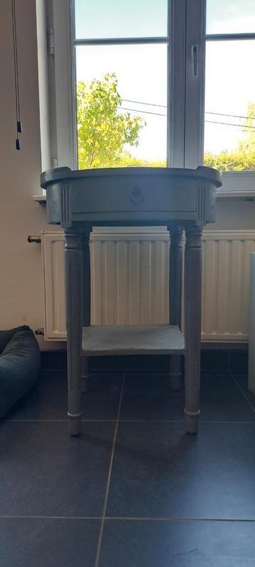Tafel beschikbaar voor biedingen