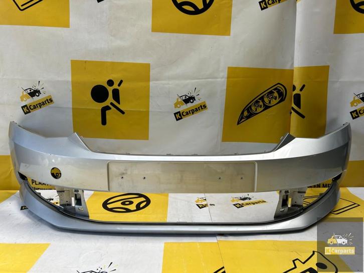 voorbumper Skoda Fabia III 2014-2018 bumper 6V0807221, Auto-onderdelen, Carrosserie, Bumper, Skoda, Voor, Gebruikt