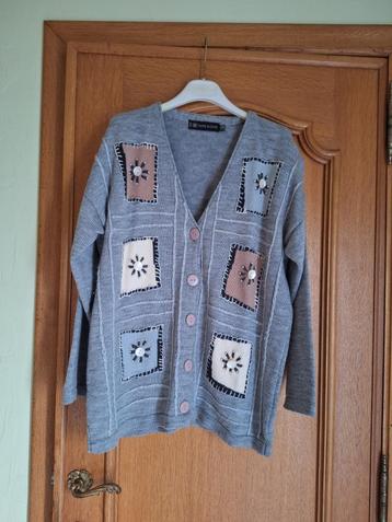 gilet tons gris à motifs - taille 42 beschikbaar voor biedingen