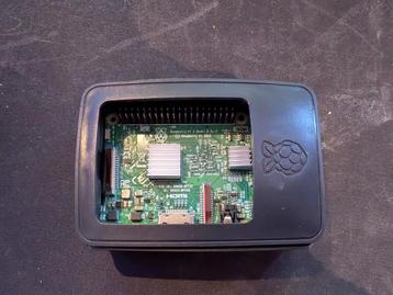 Raspberry Pi 3 model B + SD kaart 32GB beschikbaar voor biedingen