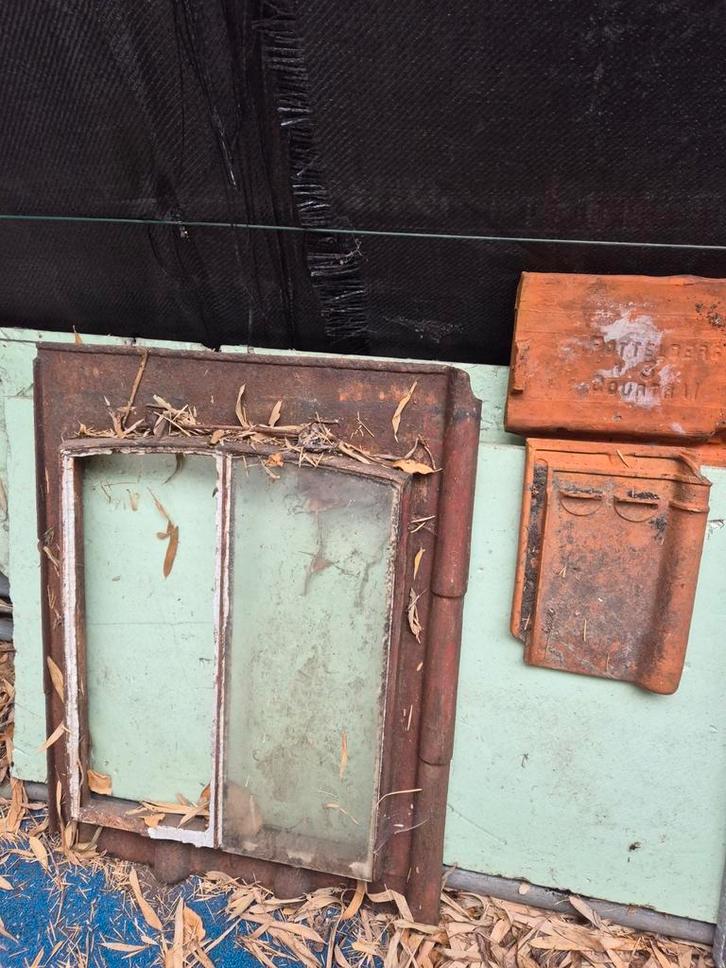 RUSTIEK DAKVENSTERS., Doe-het-zelf en Bouw, Glas en Ramen, Ophalen