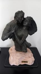 Koppel sculptuur, Enlèvement