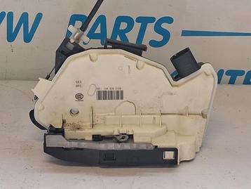 Deurslot Mechaniek 4Deurs links-achter van een Volkswagen UP beschikbaar voor biedingen
