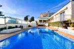 Villa op 400 meter afstand van de stranden van La Mata, 380 m², Woonhuis, Spanje