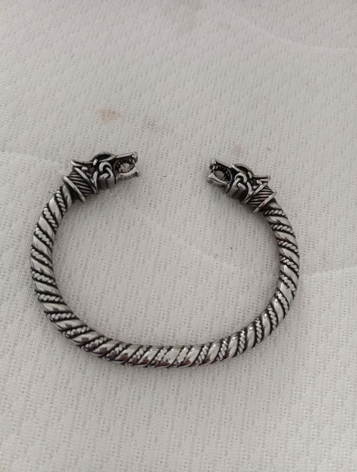Noorse torque armband en ring met berenhoofd., Handtassen en Accessoires, Armbanden, Zo goed als nieuw, Staal, Zilver, Ophalen of Verzenden
