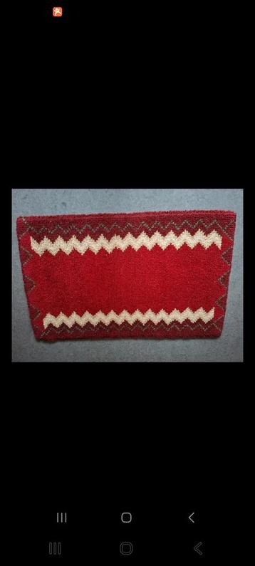 Vintage vloerkleed mat beschikbaar voor biedingen