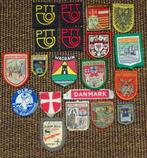 Lot van 20 vintage opnaailogo's patches steden jaren 50/60, Antiek en Kunst, Curiosa en Brocante, Ophalen of Verzenden