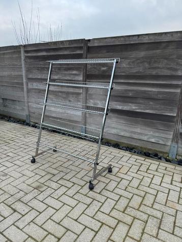 Winkelrek voor dozen schoenen 50 euro  beschikbaar voor biedingen