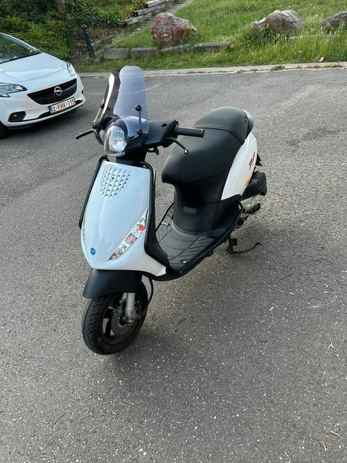 Piaggio Zip 4Takt A-klasse, Fietsen en Brommers, Scooters | Piaggio, Zo goed als nieuw, Zip, Klasse A (25 km/u), Benzine, Ophalen of Verzenden