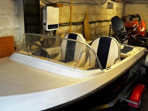 Boot zonder vaarbewijs, Watersport en Boten, Motorboten en Motorjachten, Zo goed als nieuw, Overige materialen, Tot 6 meter, Benzine