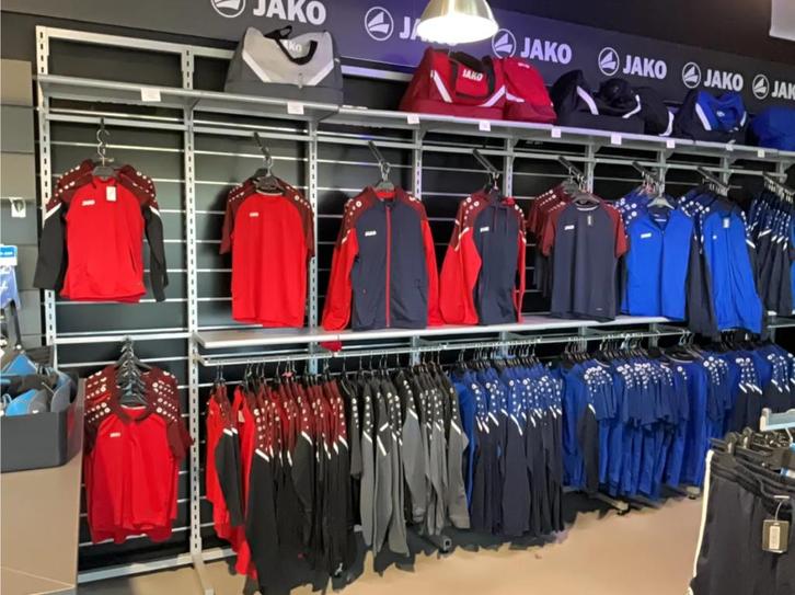 Winkelinrichting: Diverse winkelmeubels, stelling, ophangers, Zakelijke goederen, Kantoor en Winkelinrichting | Magazijn, Stelling en Opslag