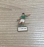 PIN - FOOTBALL - VOETBAL, Verzenden, Gebruikt, Sport, Speldje of Pin