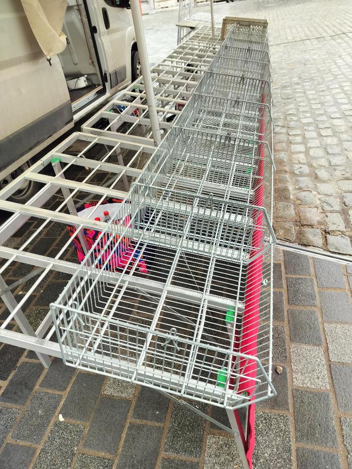 Markttafels - Stapelbare draadmandjes- Marktparasol, Articles professionnels, Stock & Retail | Voitures, Enlèvement