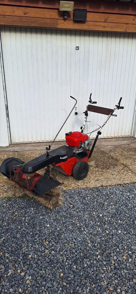 Veegmachine Borstelmachine met HONDA-motor, Doe-het-zelf en Bouw, Gereedschap | Overige machines, Zo goed als nieuw, Ophalen