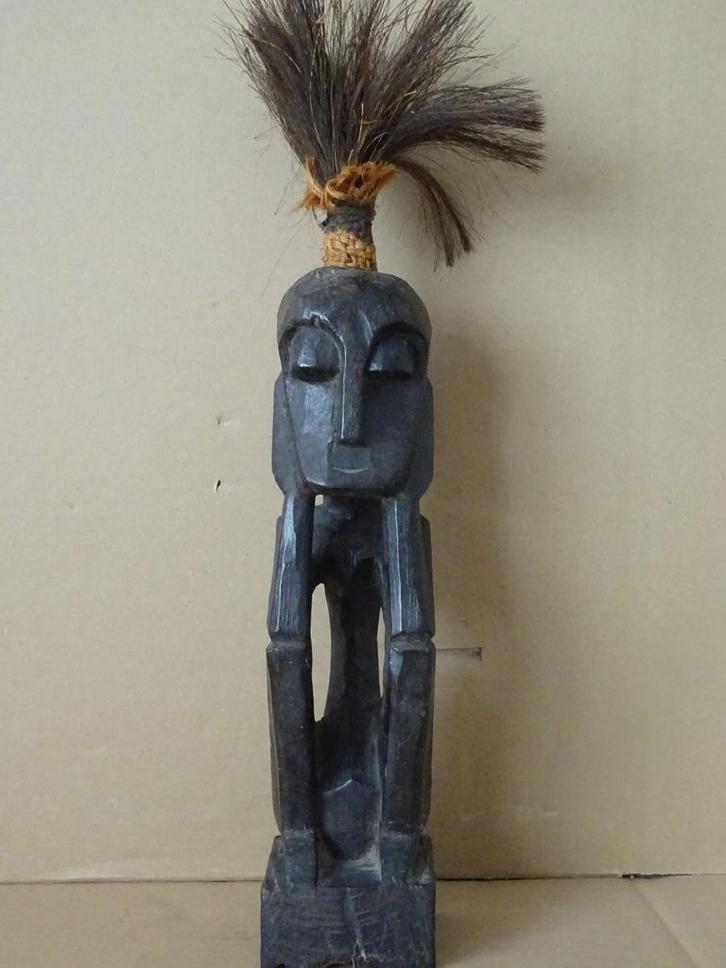 Afrikaans beeld houtsnijwerk inheems beeld de denker 43cm, Antiek en Kunst, Kunst | Niet-Westerse kunst, Ophalen of Verzenden