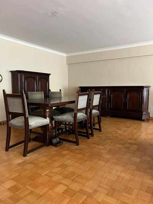 Eetplaats massief notenlaar, Huis en Inrichting, Complete eetkamers, Gebruikt, 6 tot 8 stoelen, Ophalen
