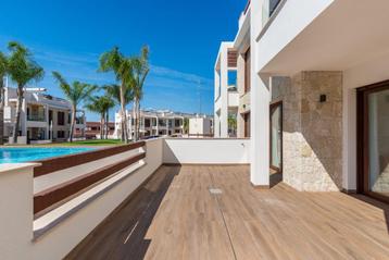 Sleutelklare benedenwoning bij de zoutmeren in Torrevieja. beschikbaar voor biedingen
