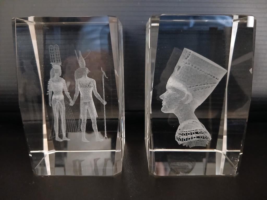 Masque de Nefertiti + Nefertari-Horus : CRISTAL gravé en 3D, Antiquités & Art, Antiquités | Verre & Cristal, Enlèvement