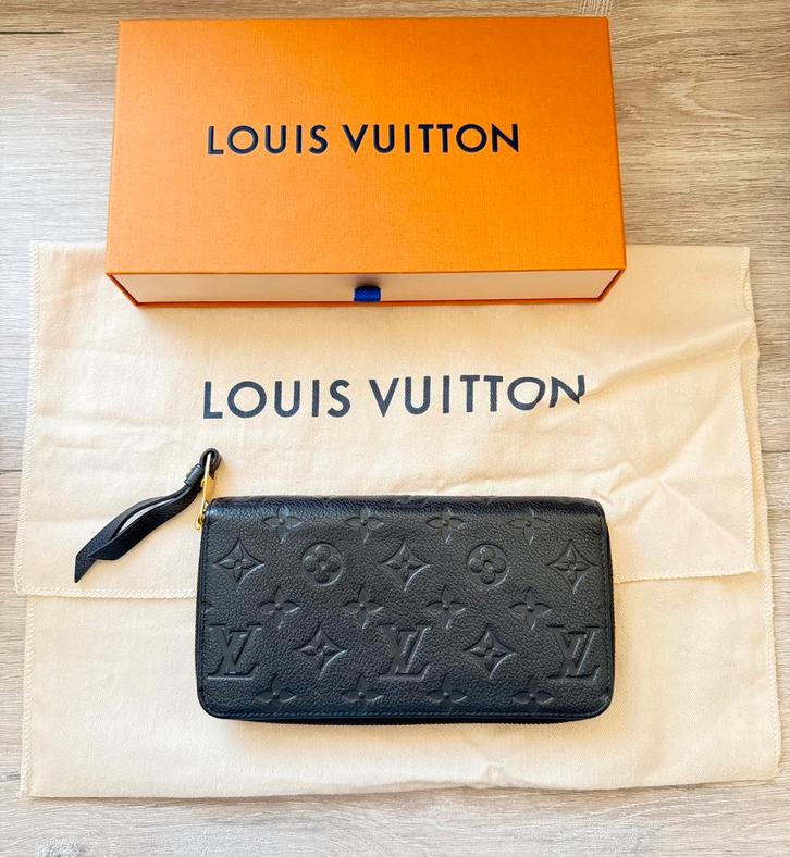 Louis Vuitton Zippy Wallet, Handtassen en Accessoires, Portemonnees, Zo goed als nieuw, Zwart, Leder, Ophalen