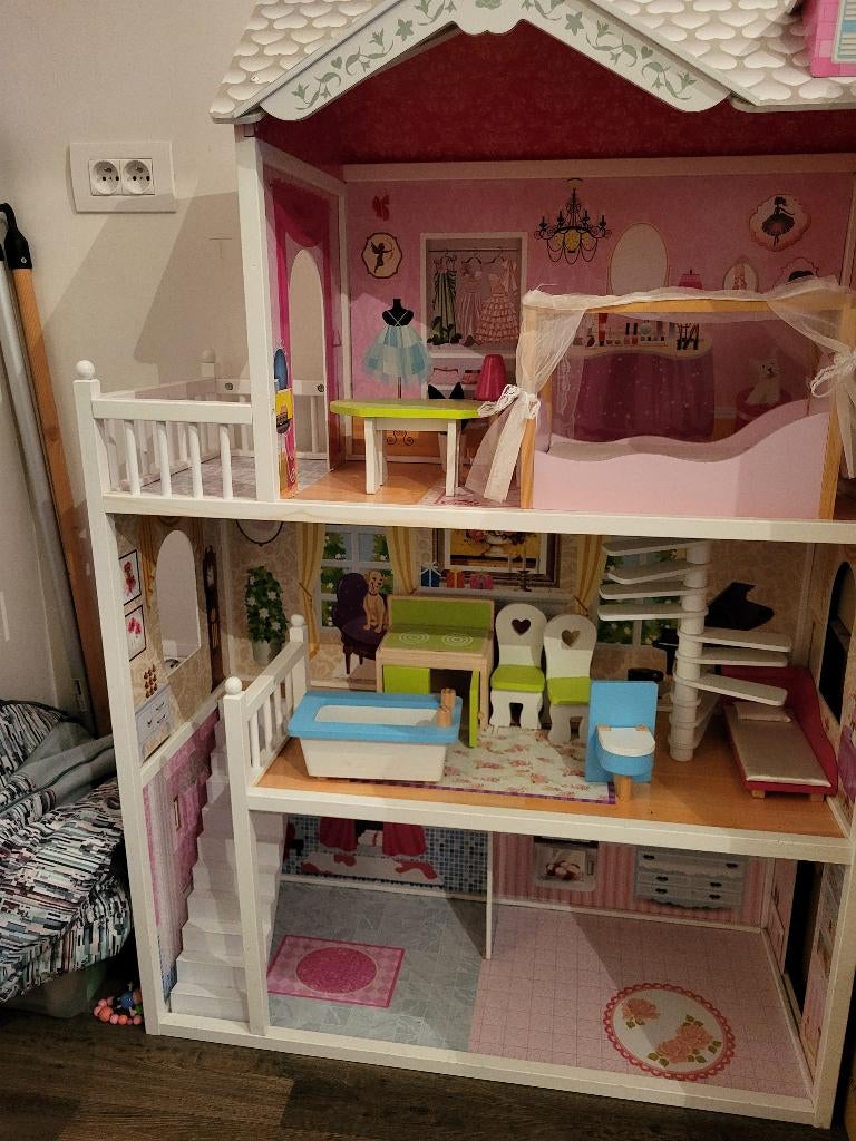 Houten poppenkast, Ophalen, Zo goed als nieuw, Meubelstuk of Keukentje