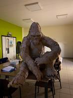 Sculptuur gorilla ‘kracht en denkend’ gemaakt door Ossy, Ophalen