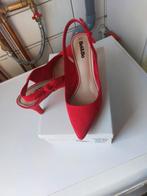 À VENDRE SANDALES ROUGES  OCCASION, Ophalen, Autre, Pumps, Gedragen