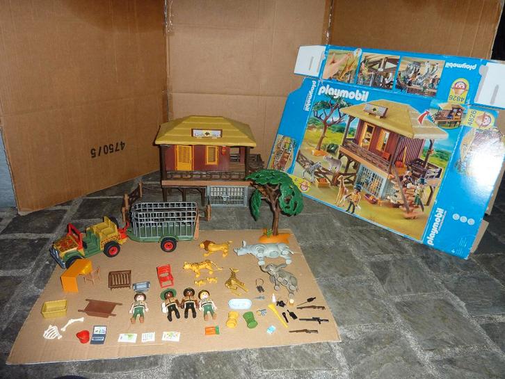 Verzorgingspost safari oambati 4826 jeep neushoorn 4832, Kinderen en Baby's, Speelgoed | Playmobil, Zo goed als nieuw, Complete set