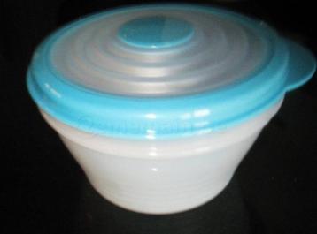 Tupperware: adapta-bowl, inhoud = 500 ml beschikbaar voor biedingen