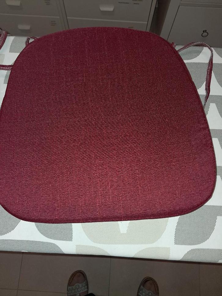 4 coussins de chaises rouge, Maison & Meubles, Accessoires pour la Maison | Coussins, Neuf, Rouge, Autres formes, Enlèvement ou Envoi