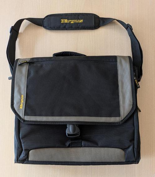 Computertas Targus met 3 gescheiden binnenvakken, Computers en Software, Laptoptassen, Zo goed als nieuw, Schoudertas, 17 inch of meer