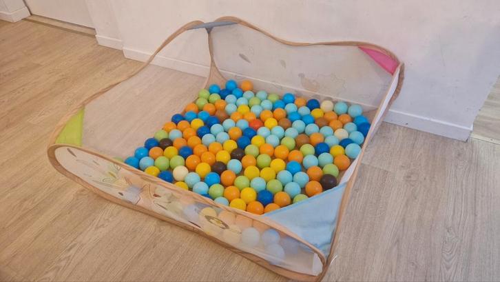 Ballenbad + veel ballen voor baby/kinderen, Kinderen en Baby's, Speelgoed | Houten speelgoed, Gebruikt, Ophalen