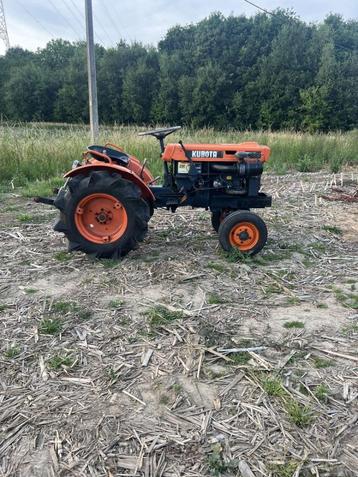 **prachtige compacte handige Kubota b7000 17pk minitractor** beschikbaar voor biedingen