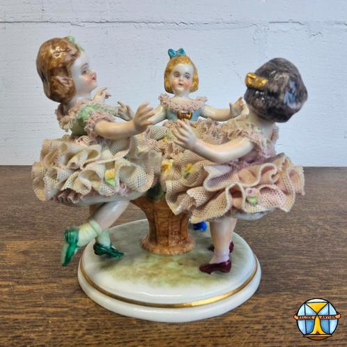 Vintage Ierse Dresden porselein "Ring arround the roses"1979, Antiek en Kunst, Antiek | Porselein, Ophalen of Verzenden