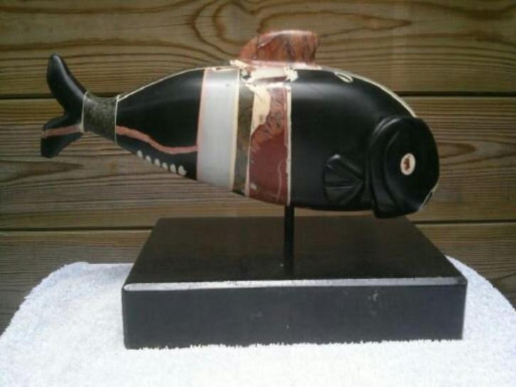 "KOIKARPER" --  beeld uit samengestelde steensoorten., Antiek en Kunst, Kunst | Beelden en Houtsnijwerken, Ophalen