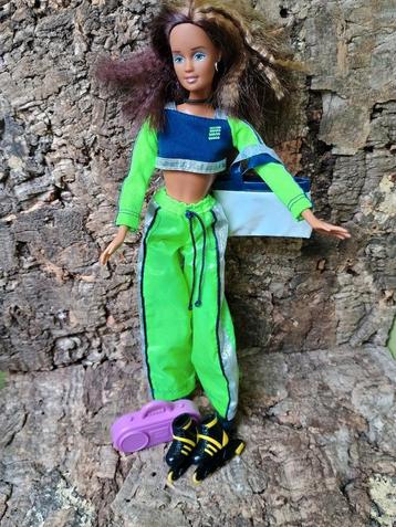 Barbie Hip Fit Metro Fashion Avenue beschikbaar voor biedingen