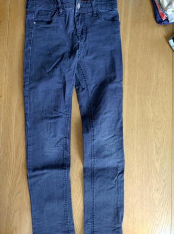 pantalon long bleu, taille 140, Hema, coupe skinny