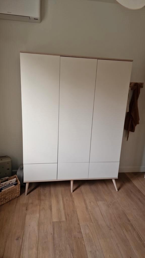 Quax flow clay kleerkast 3 deuren, Kinderen en Baby's, Traphekjes, Zo goed als nieuw, Ophalen