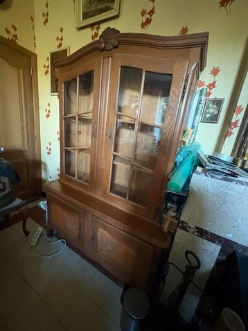 Vitrine ancienne beschikbaar voor biedingen