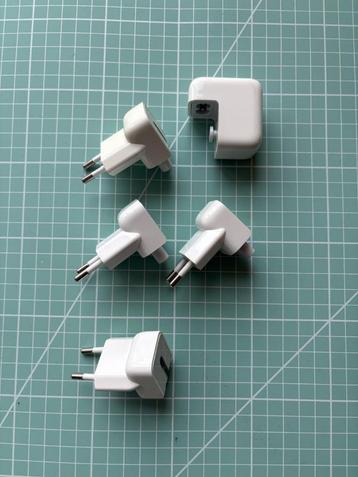Powerkabel /outlet-adapter + Ipodadapter beschikbaar voor biedingen